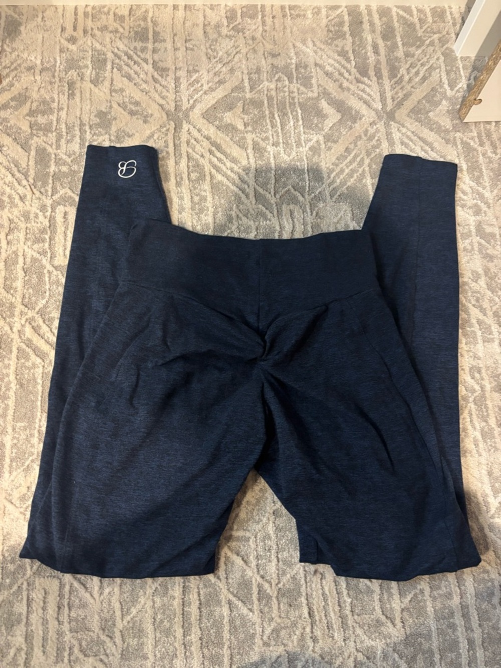 Women's Navy Scrunch Leggings - bombshell sportswear